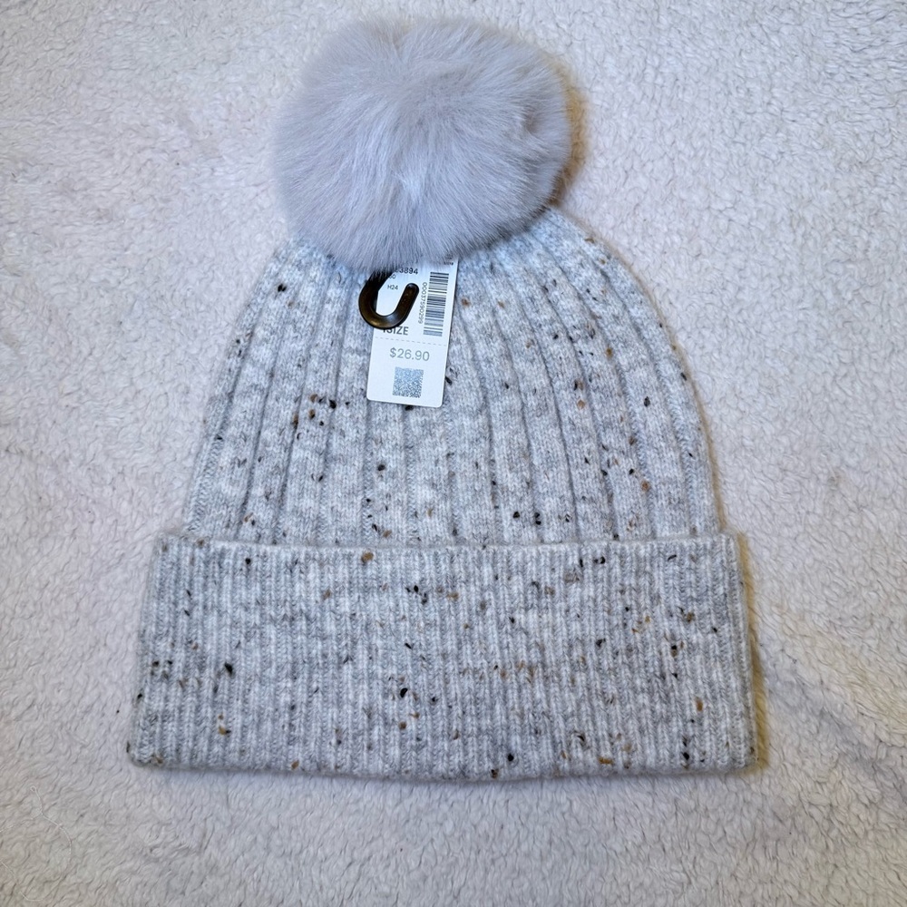 Reitmans Ribbed Beanie with Pompom - Picture 5 of 9